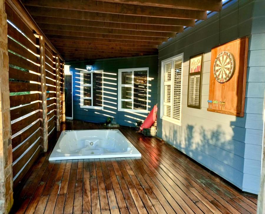 4 Bedroom Property for Sale in The Coves North West